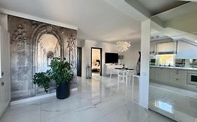 Apartament Polli